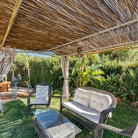 Spacious With Pool, Jacuzzi And Zen Garden - Only 5min To Town