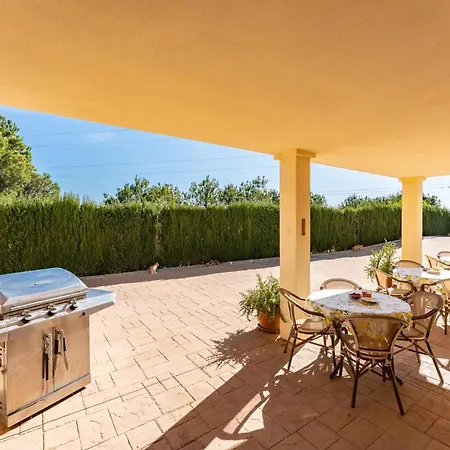 Spacious With Pool, Jacuzzi And Zen Garden - Only 5min To Town