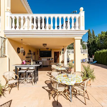 Gasthuis Spacious With Pool, Jacuzzi And Zen Garden - Only 5min To Town *