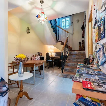 Spacious With Pool, Jacuzzi And Zen Garden - Only 5min To Town *