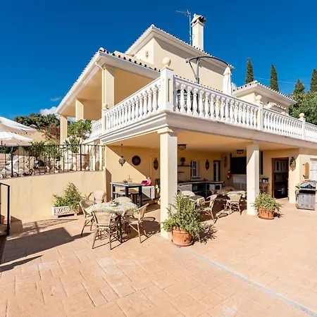 Gasthuis Spacious With Pool, Jacuzzi And Zen Garden - Only 5min To Town *