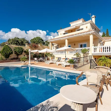 Spacious With Pool, Jacuzzi And Zen Garden - Only 5min To Town Konukevi *