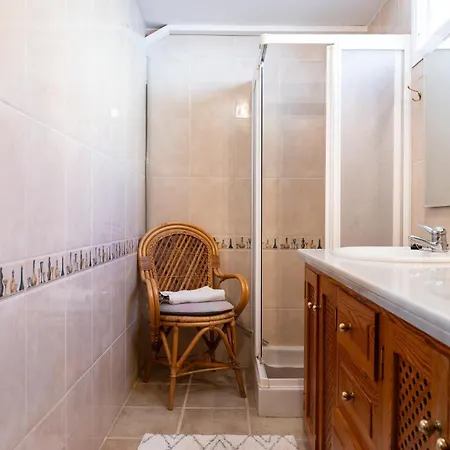 Spacious With Pool, Jacuzzi And Zen Garden - Only 5min To Town Konukevi